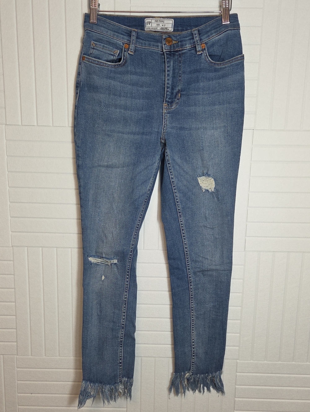 Free People Distressed Skinny Fringe Hem Jeans Size 27